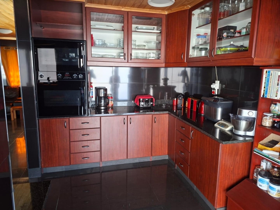 5 Bedroom Property for Sale in Protea Heights Western Cape